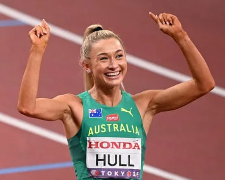 Australia's Hull Grasps Fresh Start, Advances to World Championship Decider